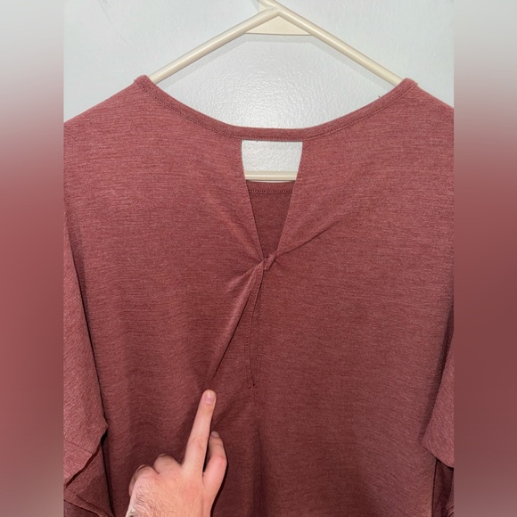 Pre-Owned MD Apana Red Long Sleeve Crossover Back Shirt - Picture 6 of 7